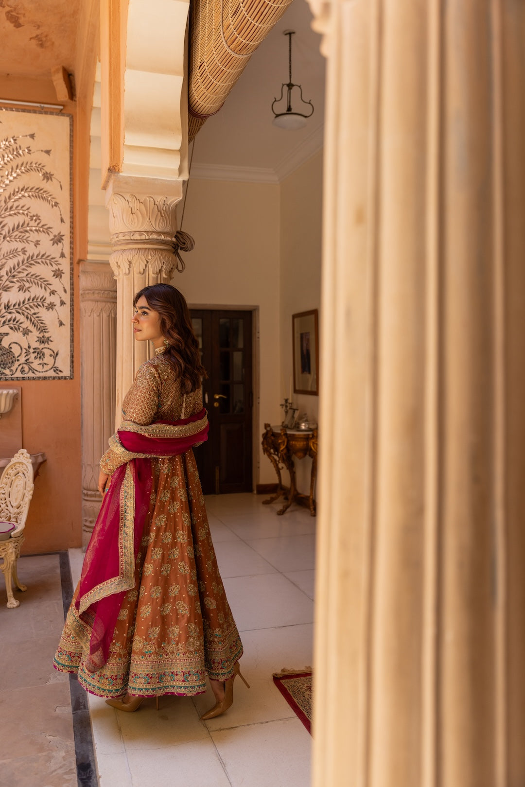 Anahat Anarkali - Amrin Sahi