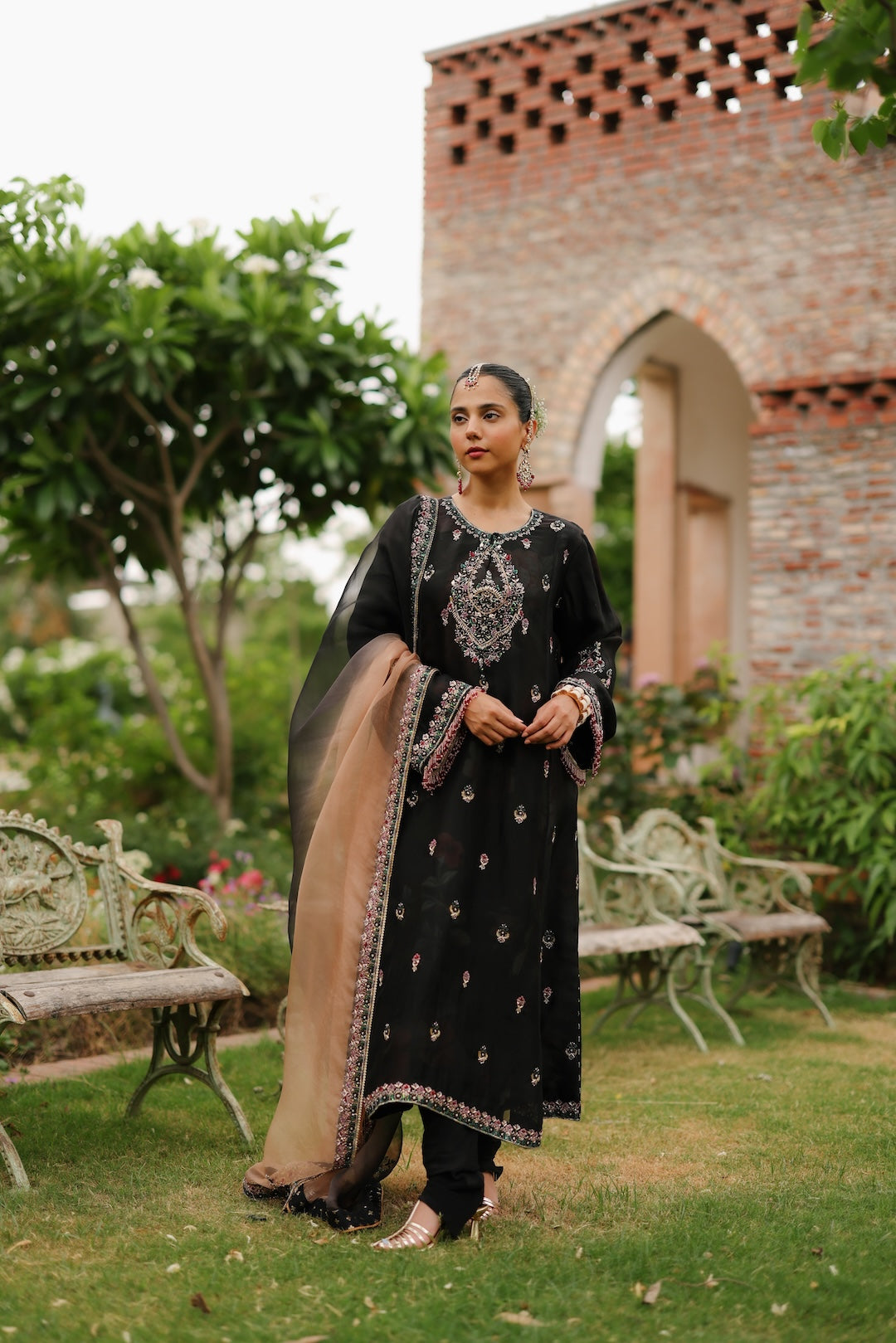 Zaria Kalidar Choga  - AMRINSAHI