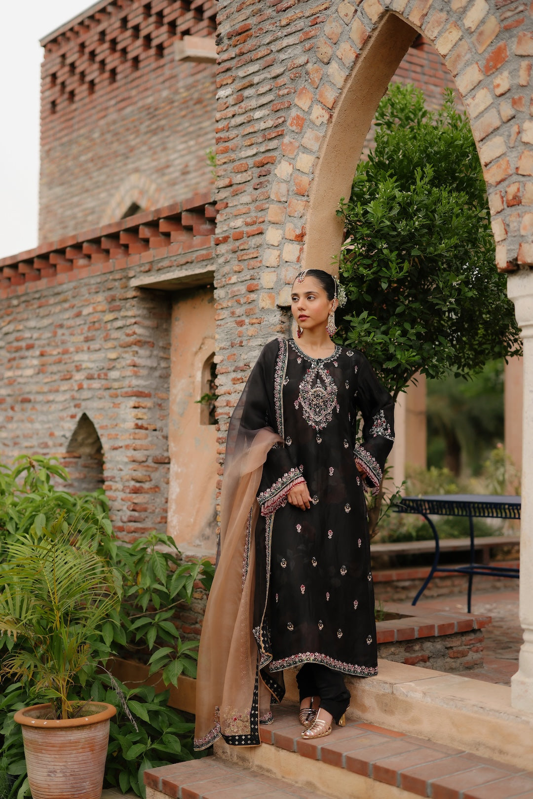 Zaria Kalidar Choga  - AMRINSAHI
