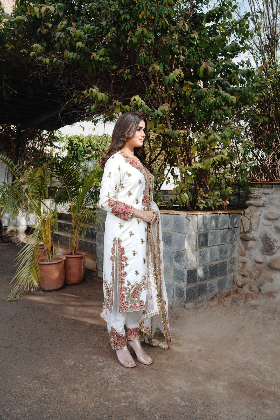 Ivory and cherry Salwar Kameez set - Amrinsahi